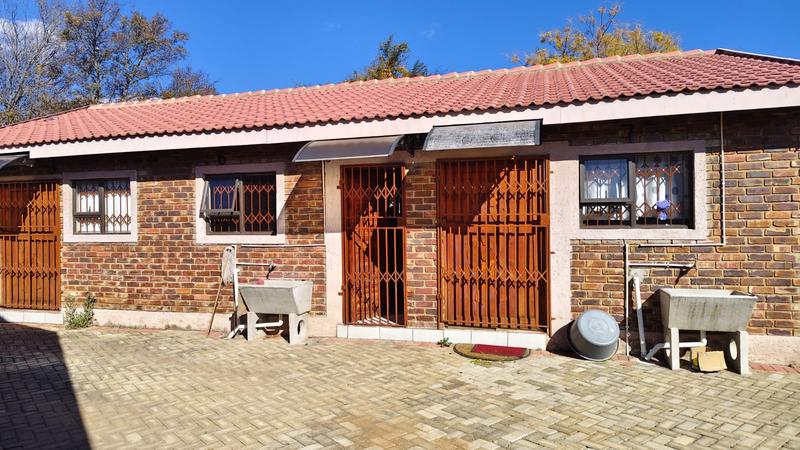To Let 1 Bedroom Property for Rent in Miederpark North West